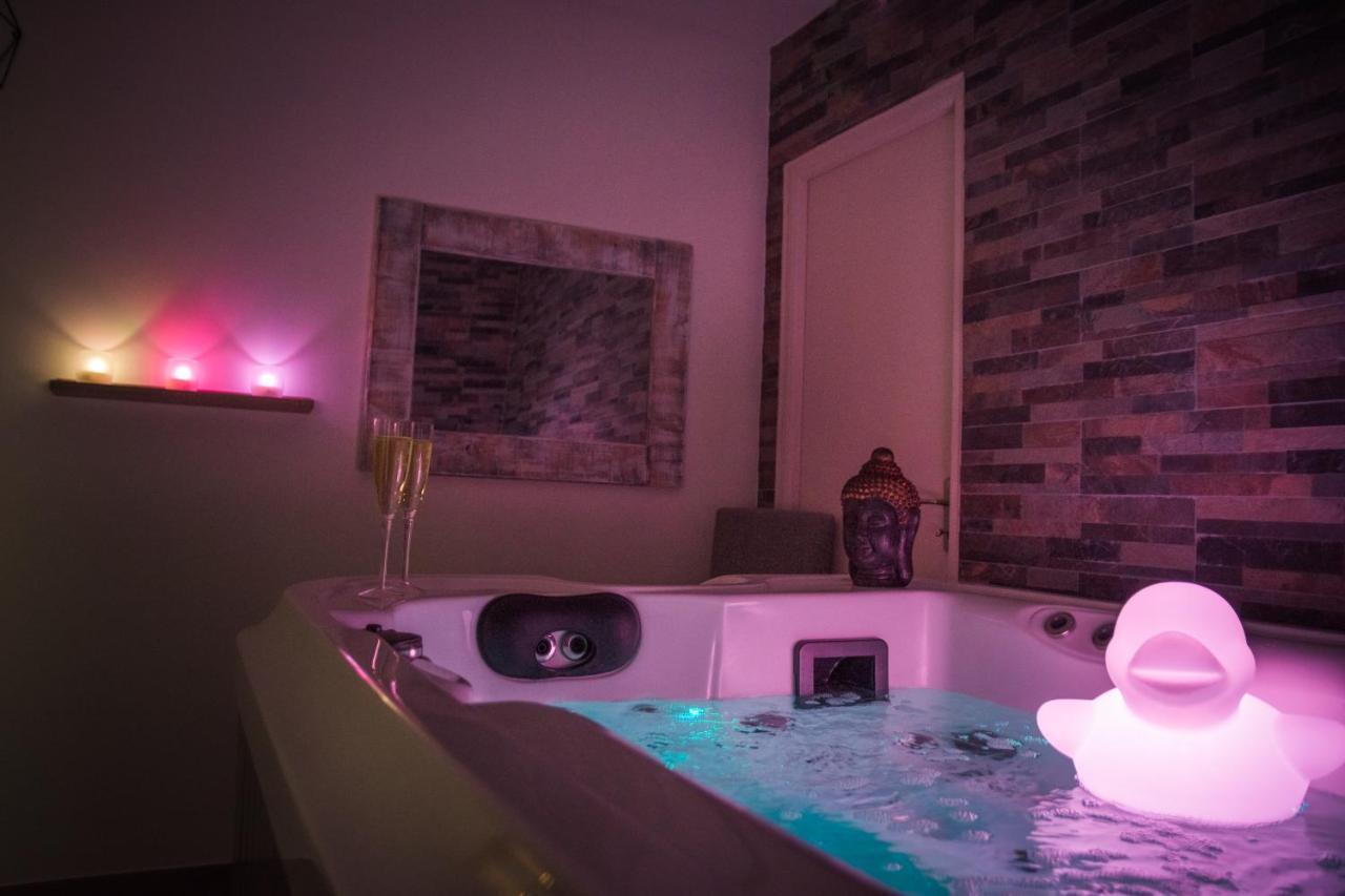 Suite Avec Jacuzzi Privatif Barcares Plage Le Barcares Exterior photo